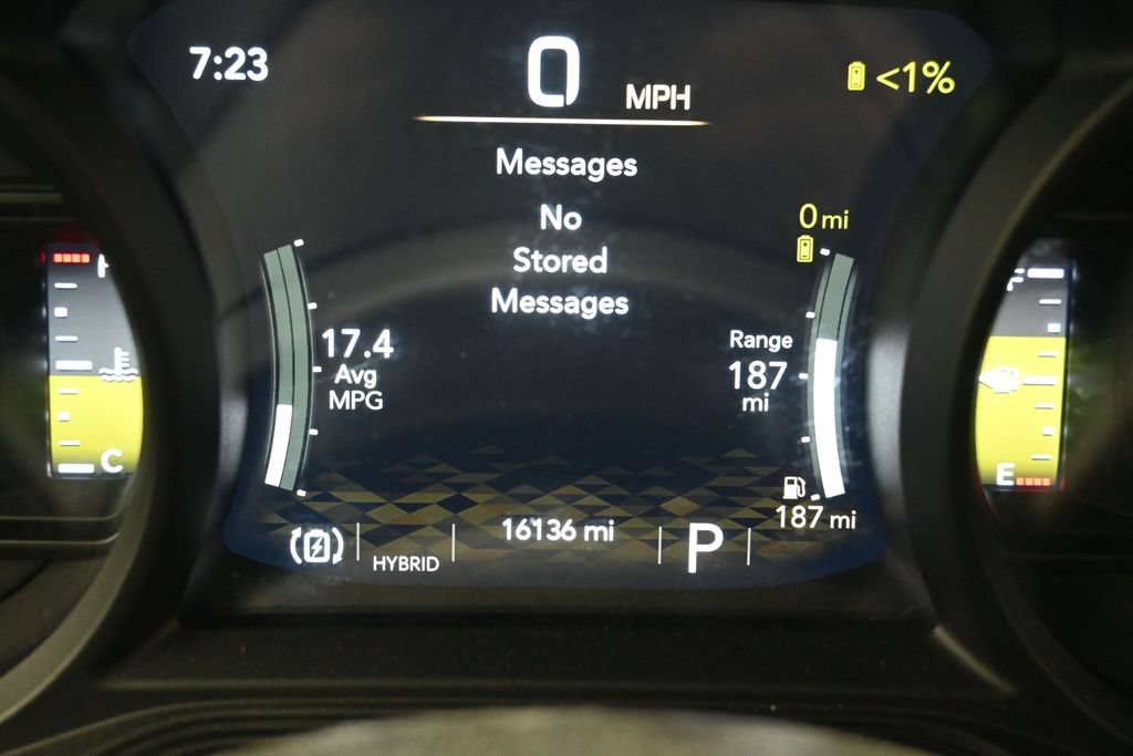 Used 2025 Jeep Wrangler Unlimited Sahara AWD/4WD image 17