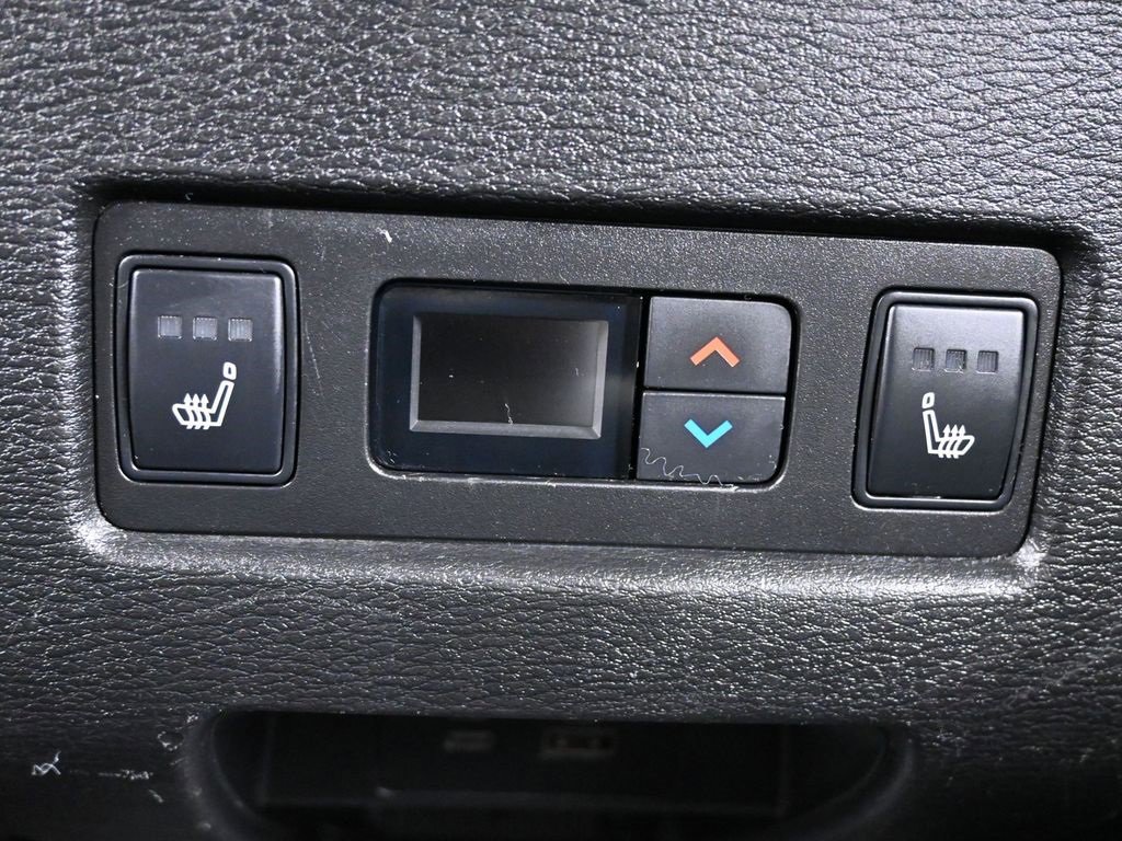 Used 2023 Mitsubishi Outlander SEL image 37