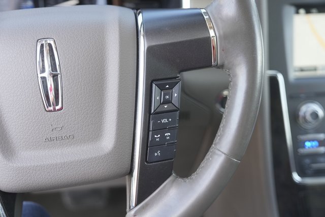 Used 2017 Lincoln Navigator Select image 26