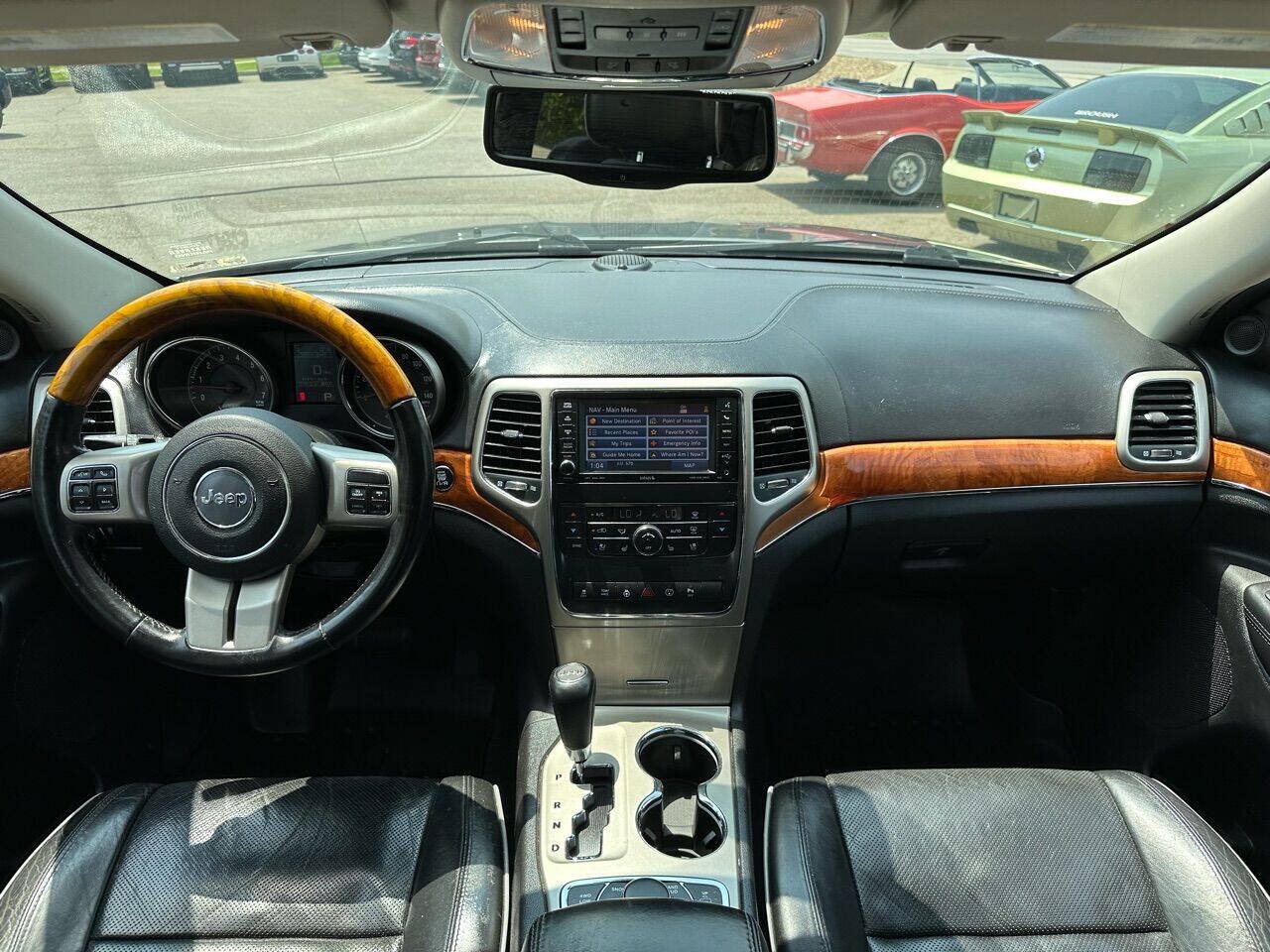 Used 2013 Jeep Grand Cherokee Overland AWD/4WD image 27
