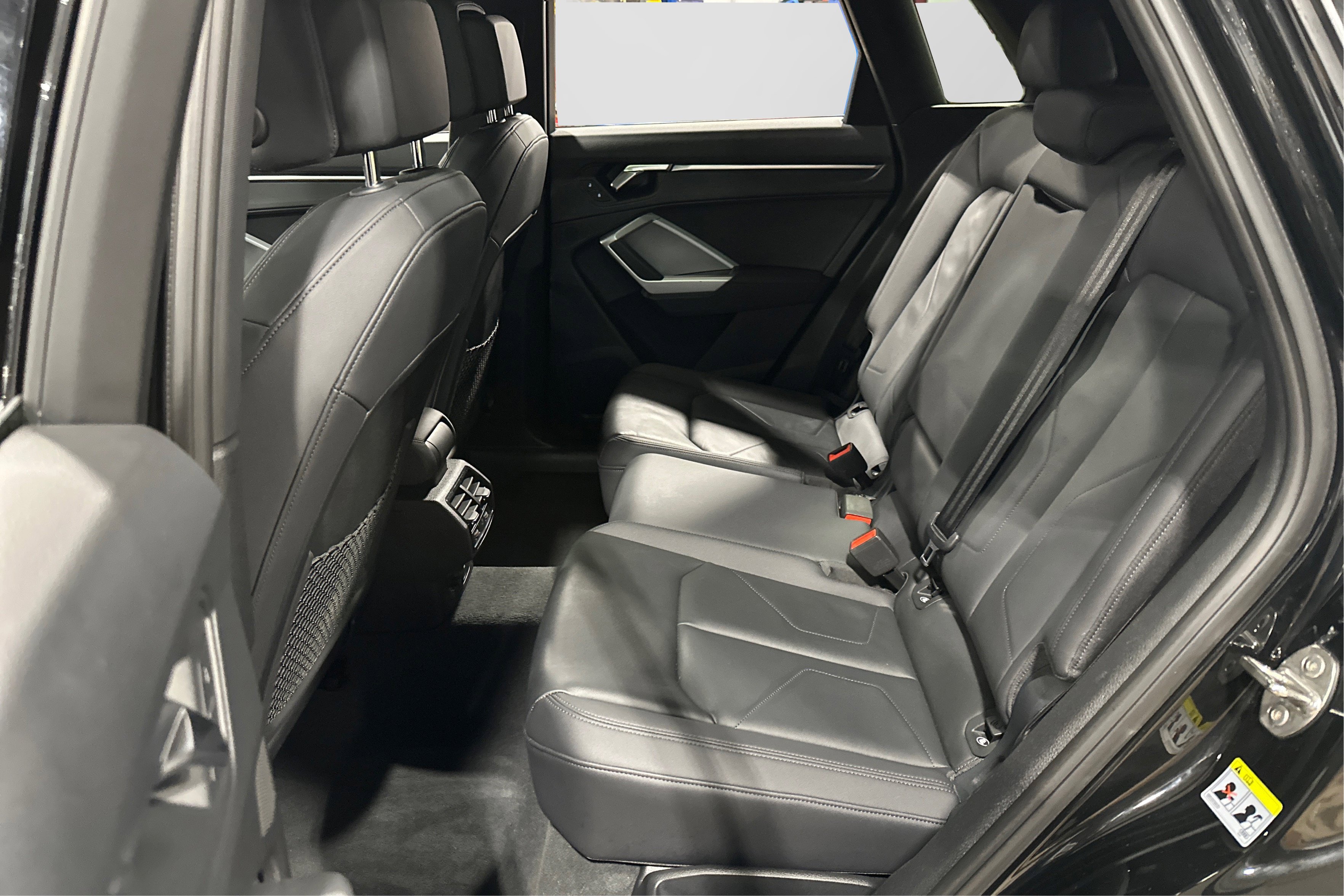 Used 2025 Audi Q3 2.0T Premium image 37