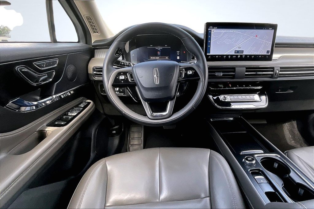 Used 2023 Lincoln Corsair FWD image 10