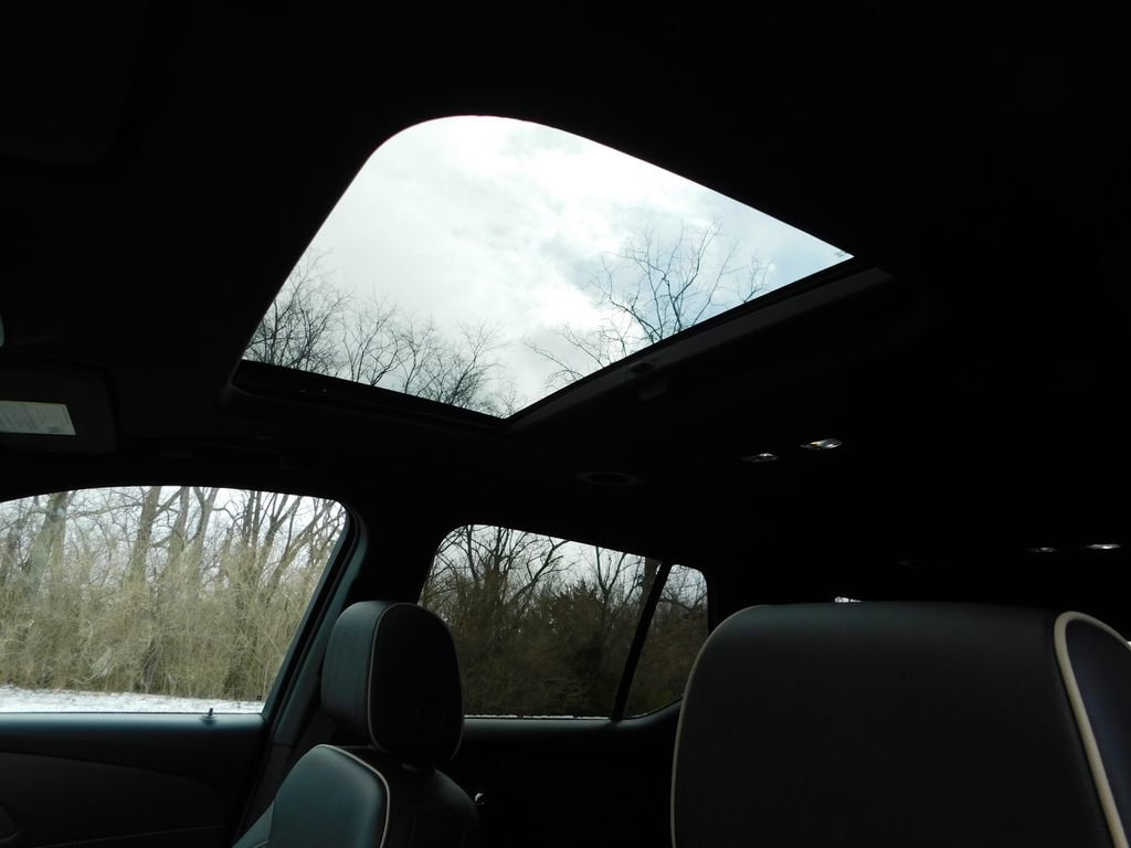 Used 2023 Chevrolet Traverse Premier w/ Redline Edition image 12