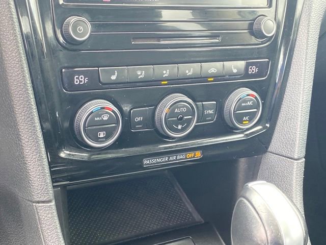 Used 2022 Volkswagen Passat 2.0T image 12