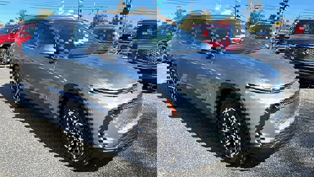 New 2026 Chevrolet Equinox EV LT image 3