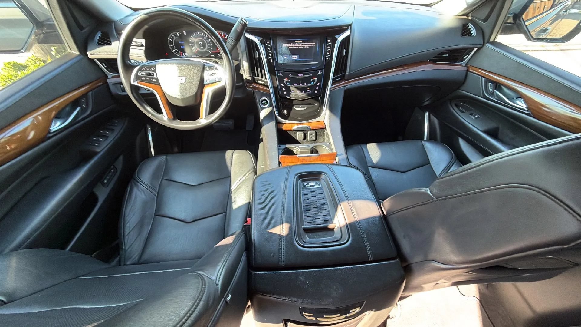 Used 2017 Cadillac Escalade ESV Premium Luxury AWD/4WD image 31