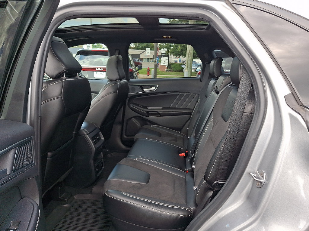 Used 2024 Ford Edge ST w/ Equipment Group 401A AWD/4WD image 11