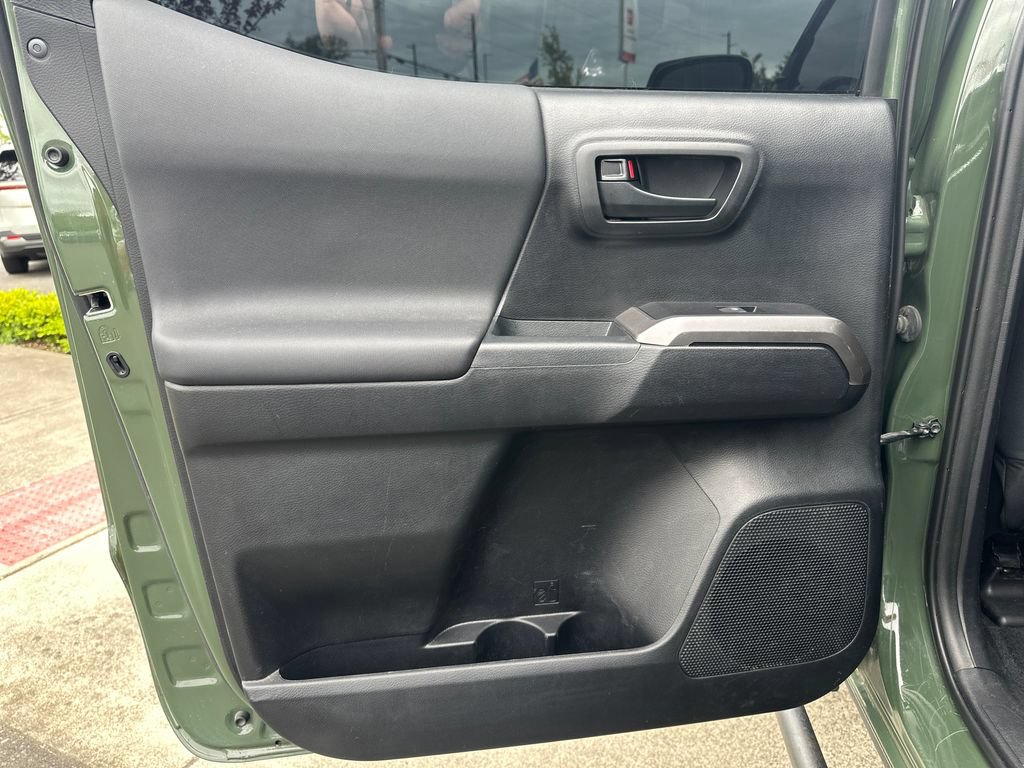 Used 2021 Toyota Tacoma SR5 w/ Trail Edition AWD/4WD image 13