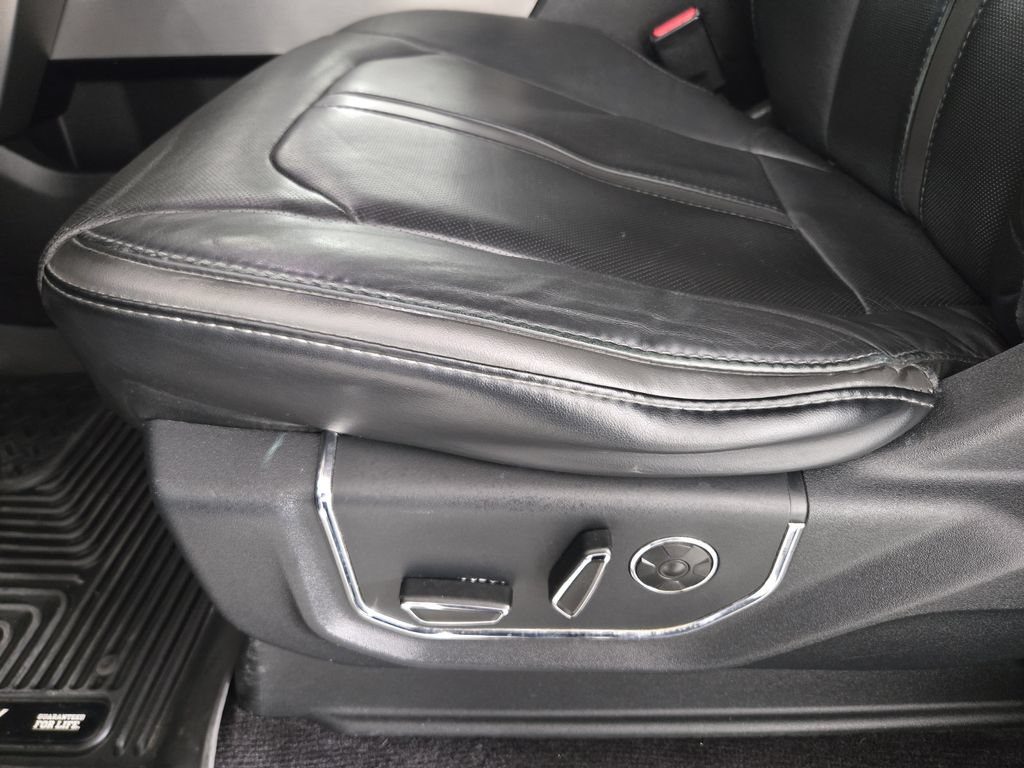 Used 2016 Ford F150 Platinum w/ Equipment Group 701A Luxury AWD/4WD image 26