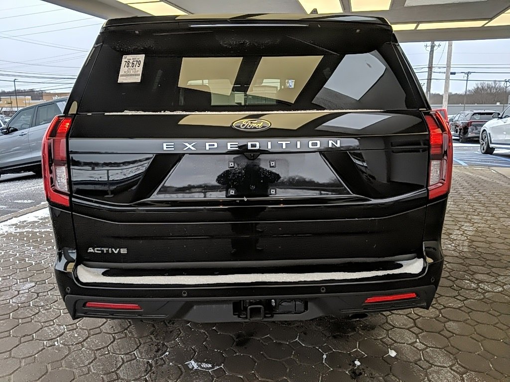 Certified 2025 Ford Expedition Active image 6