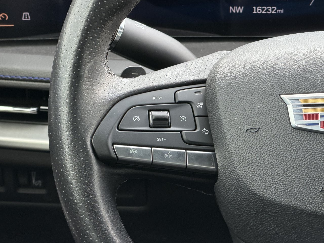Used 2024 Cadillac XT4 Sport FWD image 13