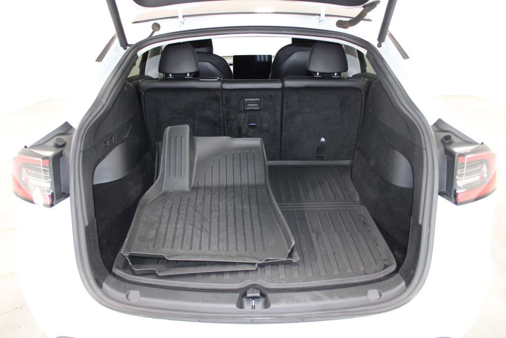 Used 2021 Tesla Model Y Long Range image 14
