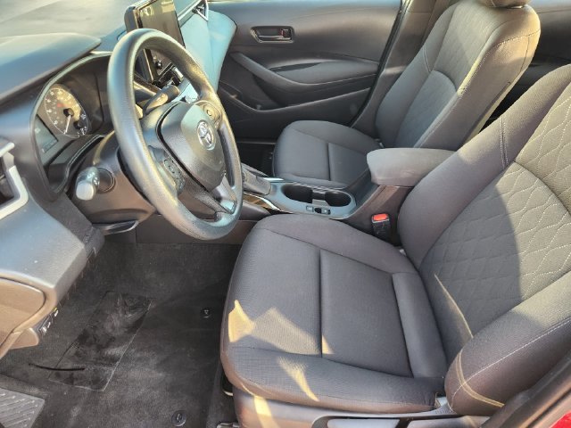 Used 2025 Toyota Corolla LE FWD image 13