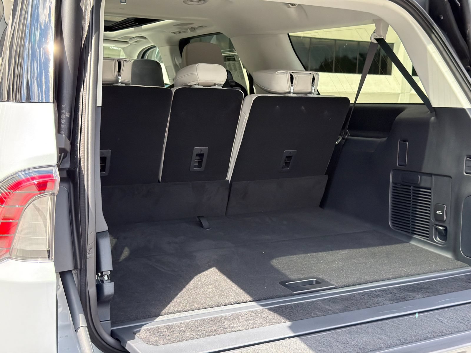 New 2026 Lincoln Navigator L Reserve AWD/4WD image 8