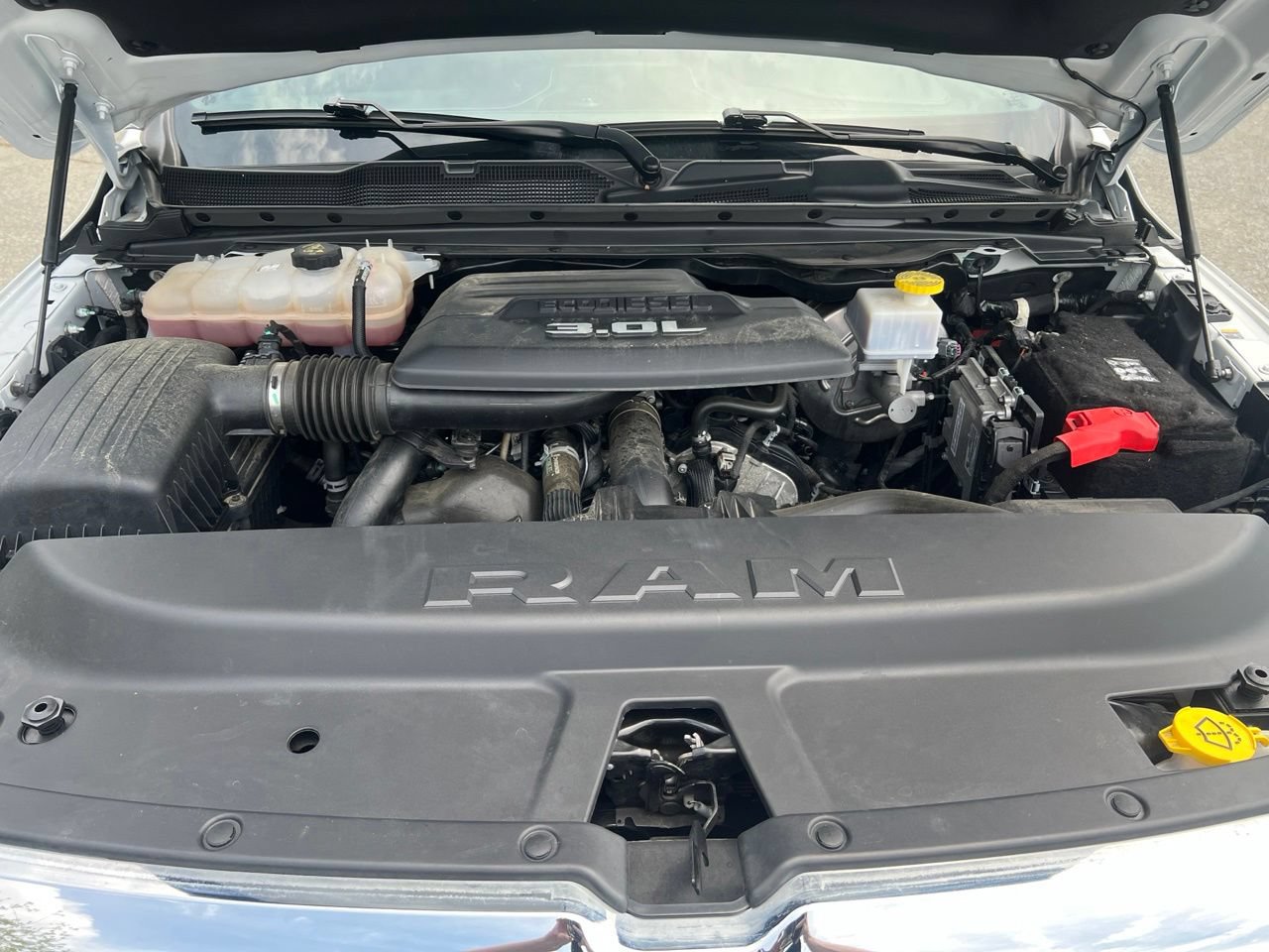 Used 2023 RAM 1500 Limited w/ Body Color Bumper Group AWD/4WD image 13
