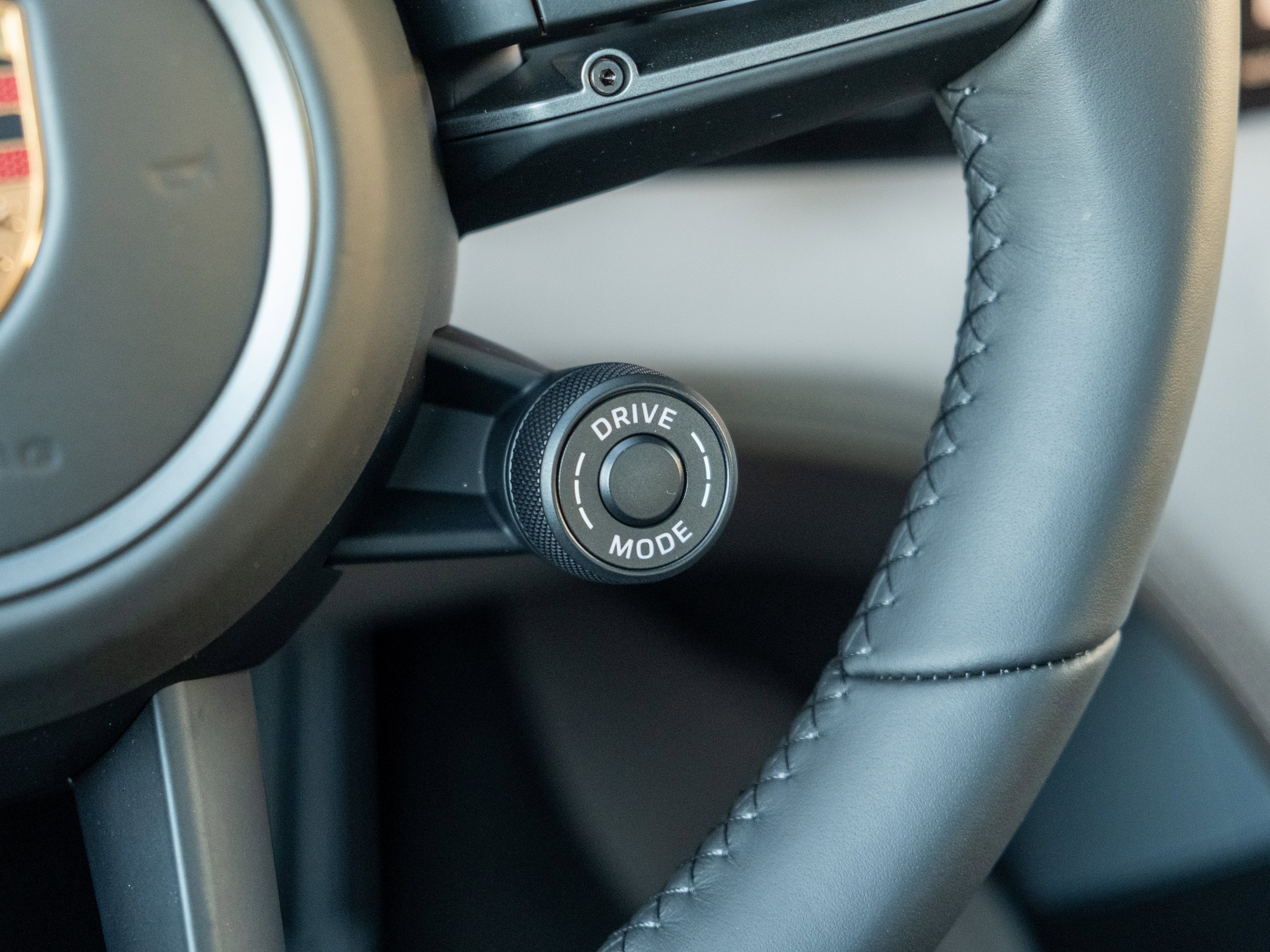 Used 2025 Porsche Taycan 4S image 29