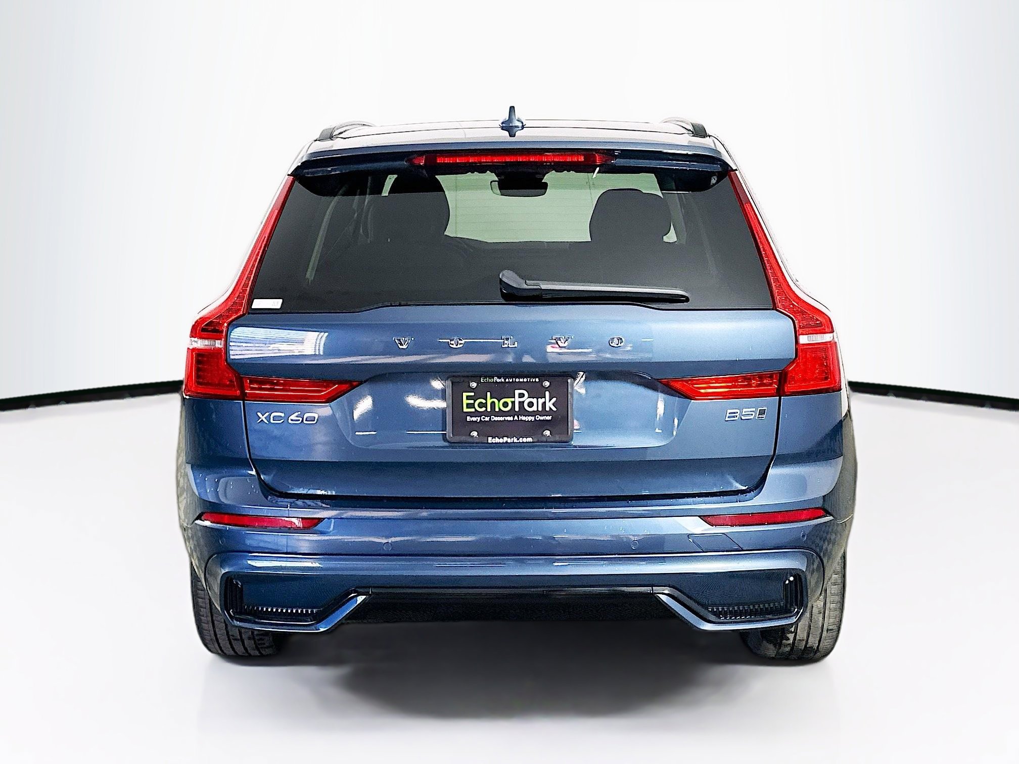 Used 2024 Volvo XC60 B5 Plus image 7