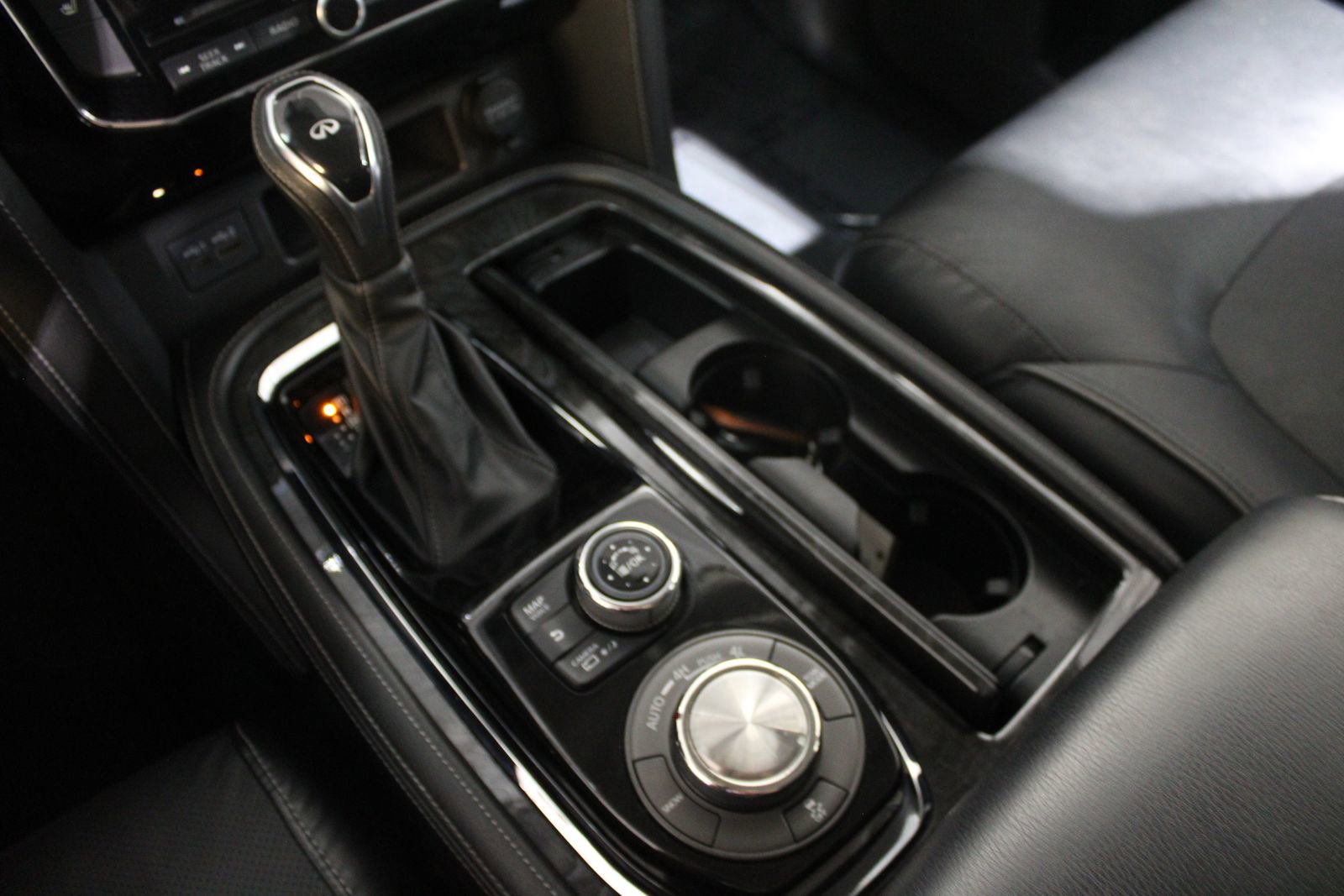 Used 2020 INFINITI QX80 Luxe w/ Proassist Package image 38