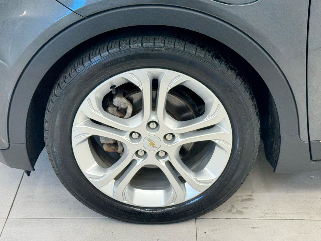 Used 2018 Chevrolet Bolt LT FWD image 32