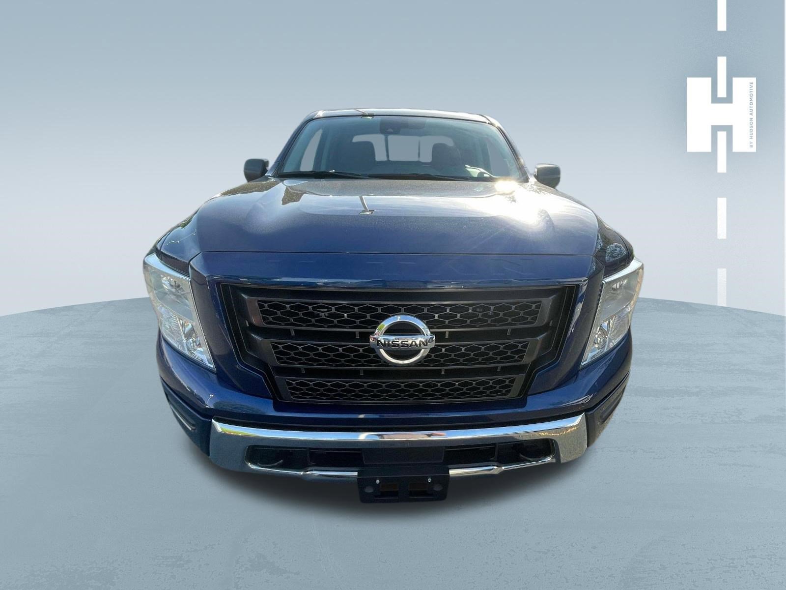 Used 2022 Nissan Titan SV AWD/4WD image 3