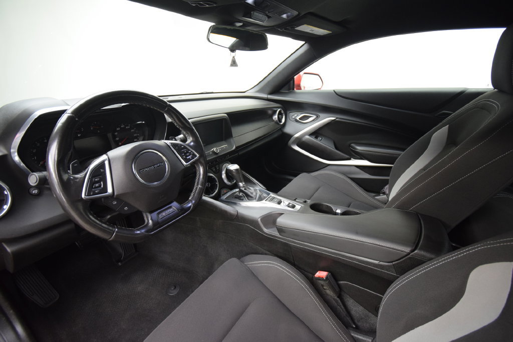 Used 2017 Chevrolet Camaro LT RWD image 7