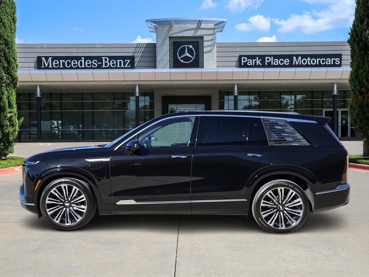 Used 2026 Cadillac Vistiq Premium Luxury image 3