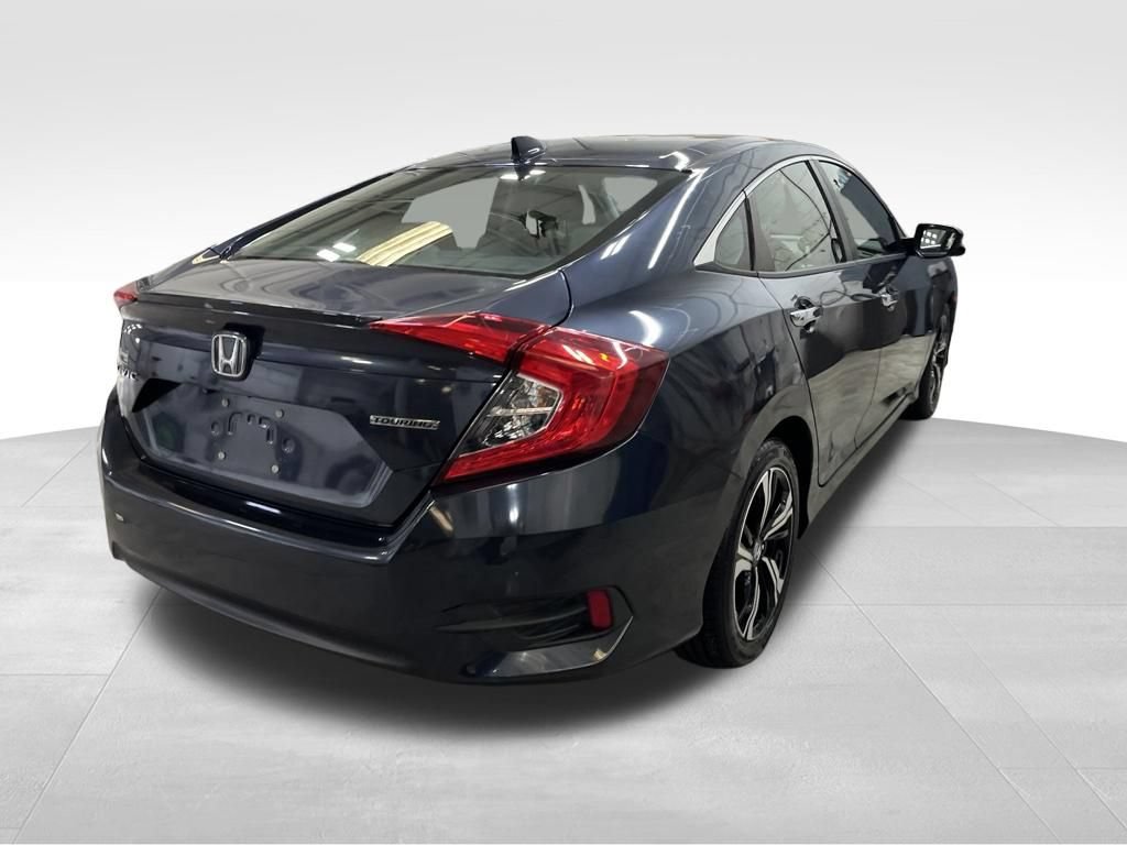 Used 2018 Honda Civic Touring image 5