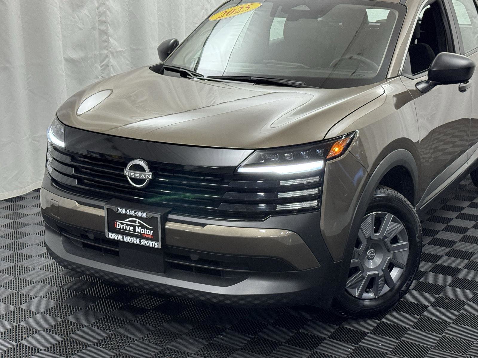 Used 2025 Nissan Kicks S AWD/4WD image 5