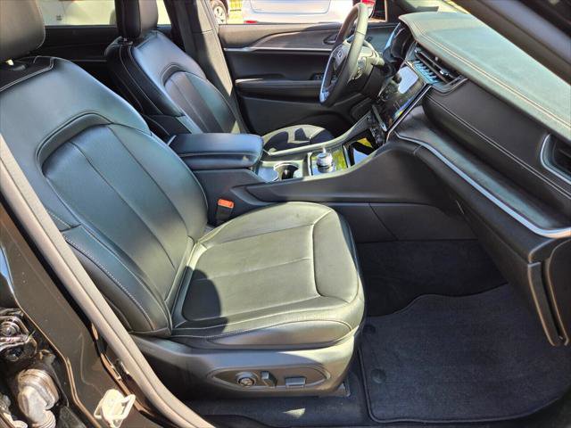 Certified 2024 Jeep Grand Cherokee L Limited w/ Luxury Tech Group II image 19