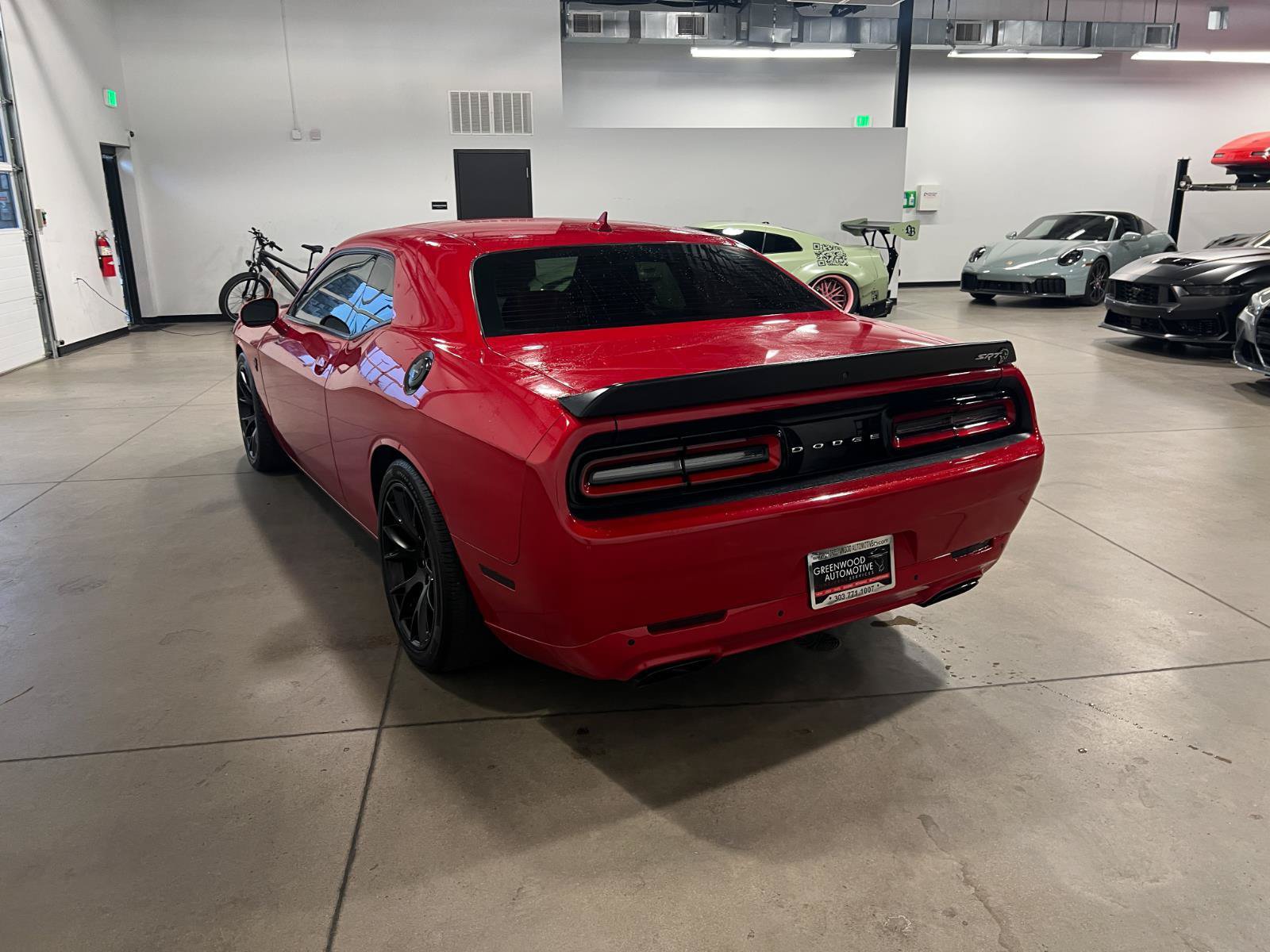 Used 2015 Dodge Challenger SRT Hellcat RWD image 5