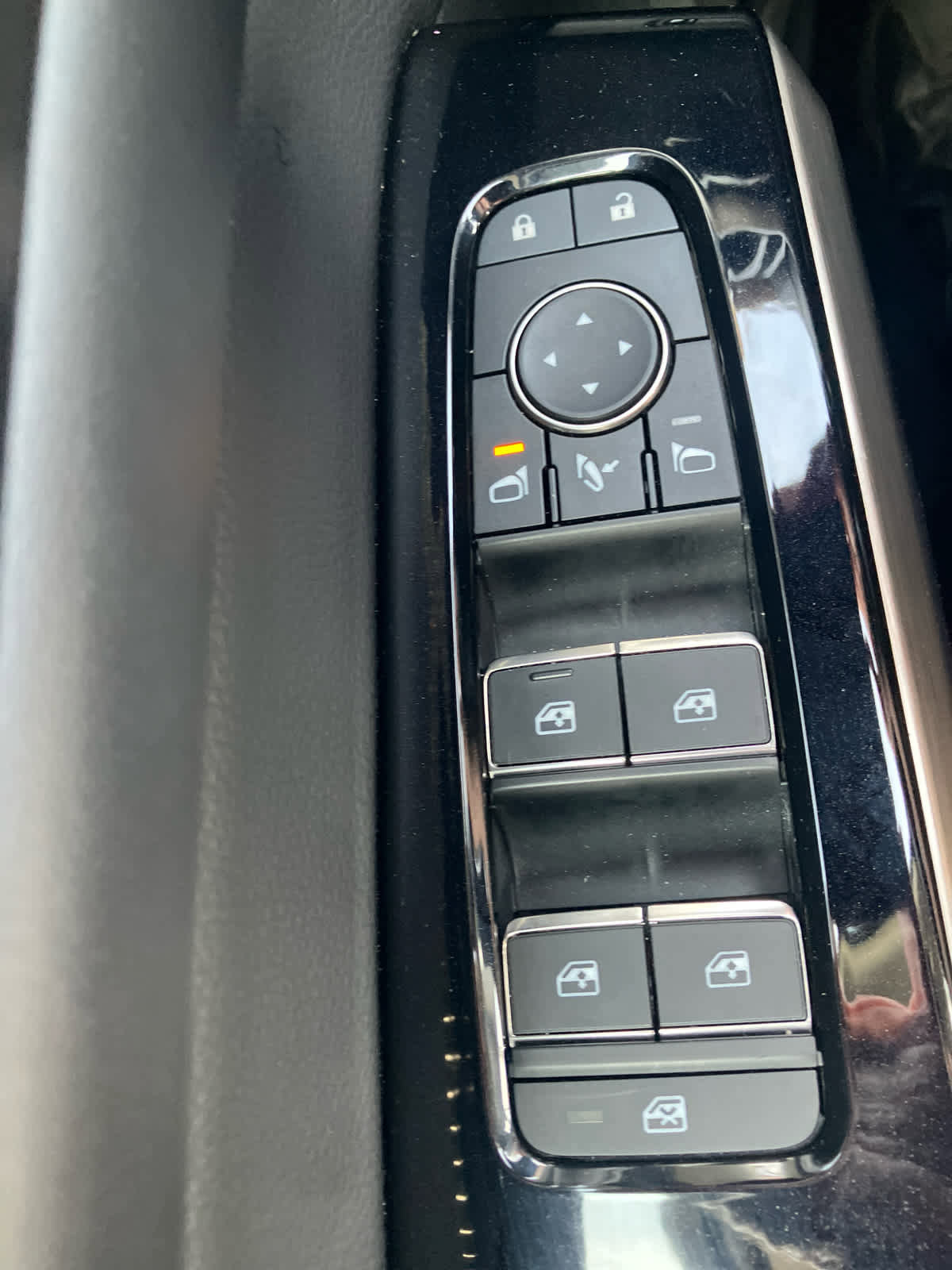 Used 2023 Nissan Pathfinder Platinum w/ Cargo Package image 13