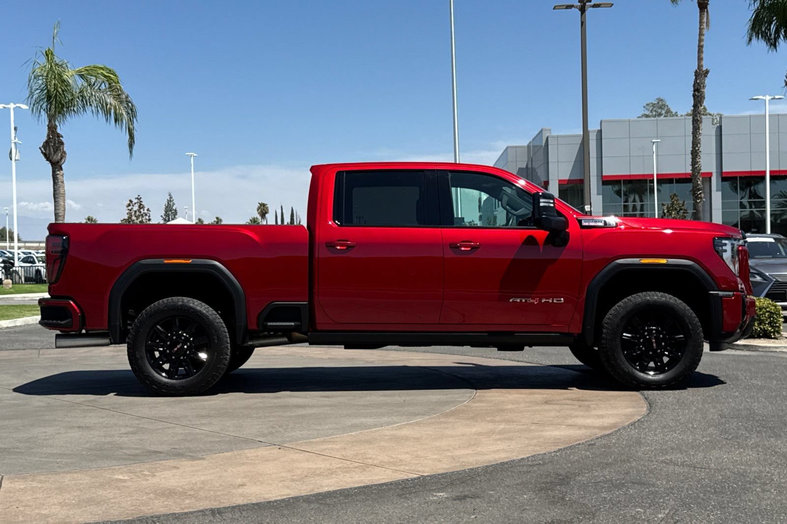 Certified 2025 GMC Sierra 2500 AT4 w/ AT4 Premium Plus Package AWD/4WD image 3