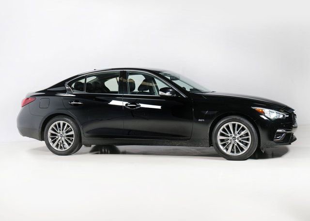 Used 2018 INFINITI Q50 Luxe w/ Essential Package (2.0T Luxe) image 31