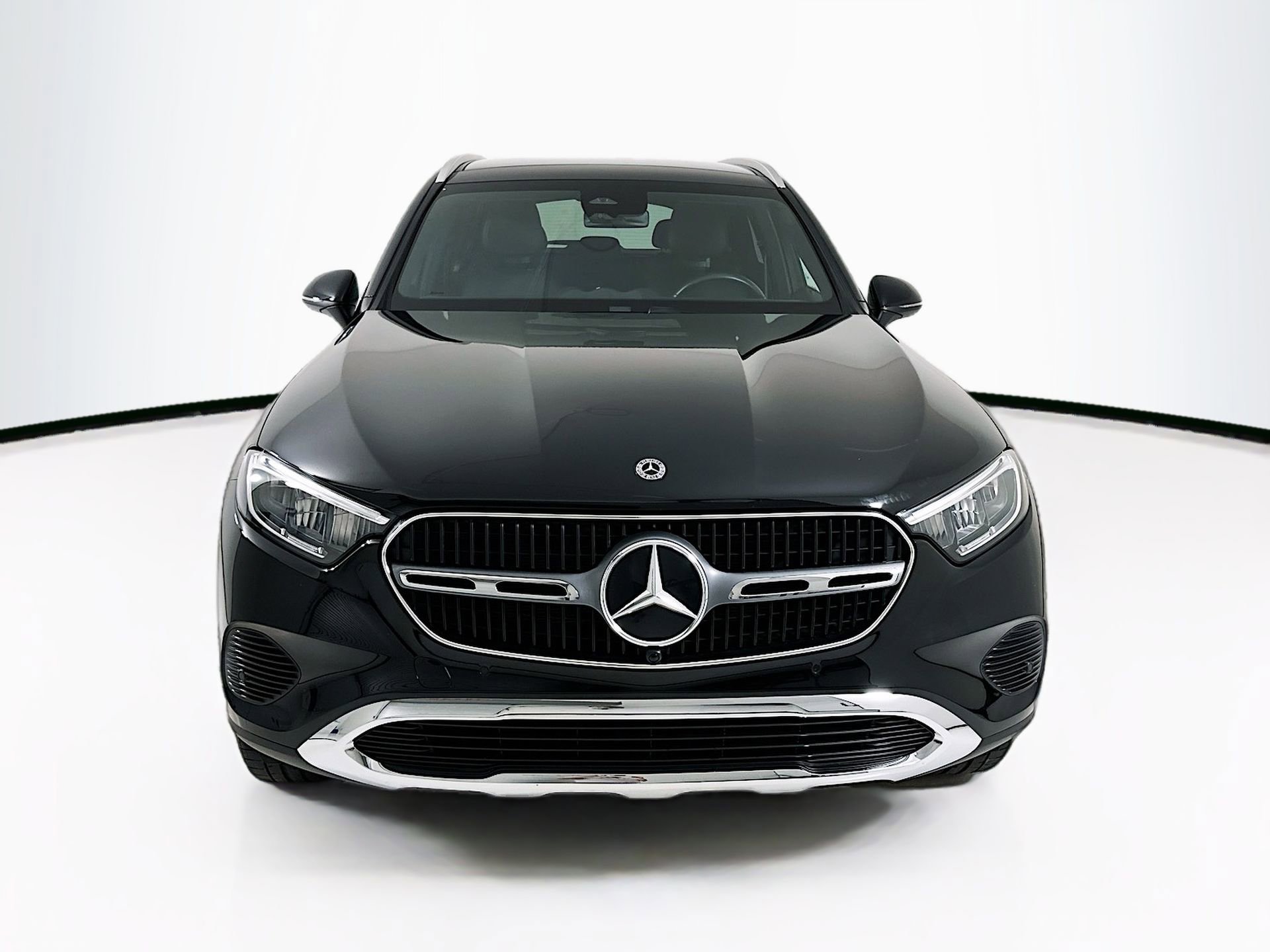 Certified 2025 Mercedes-Benz GLC 300 image 2