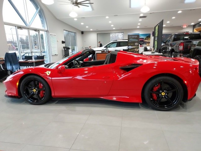 Used 2021 Ferrari F8 Tributo image 41