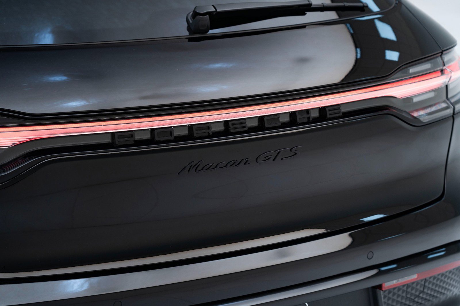 New 2026 Porsche Macan GTS image 14