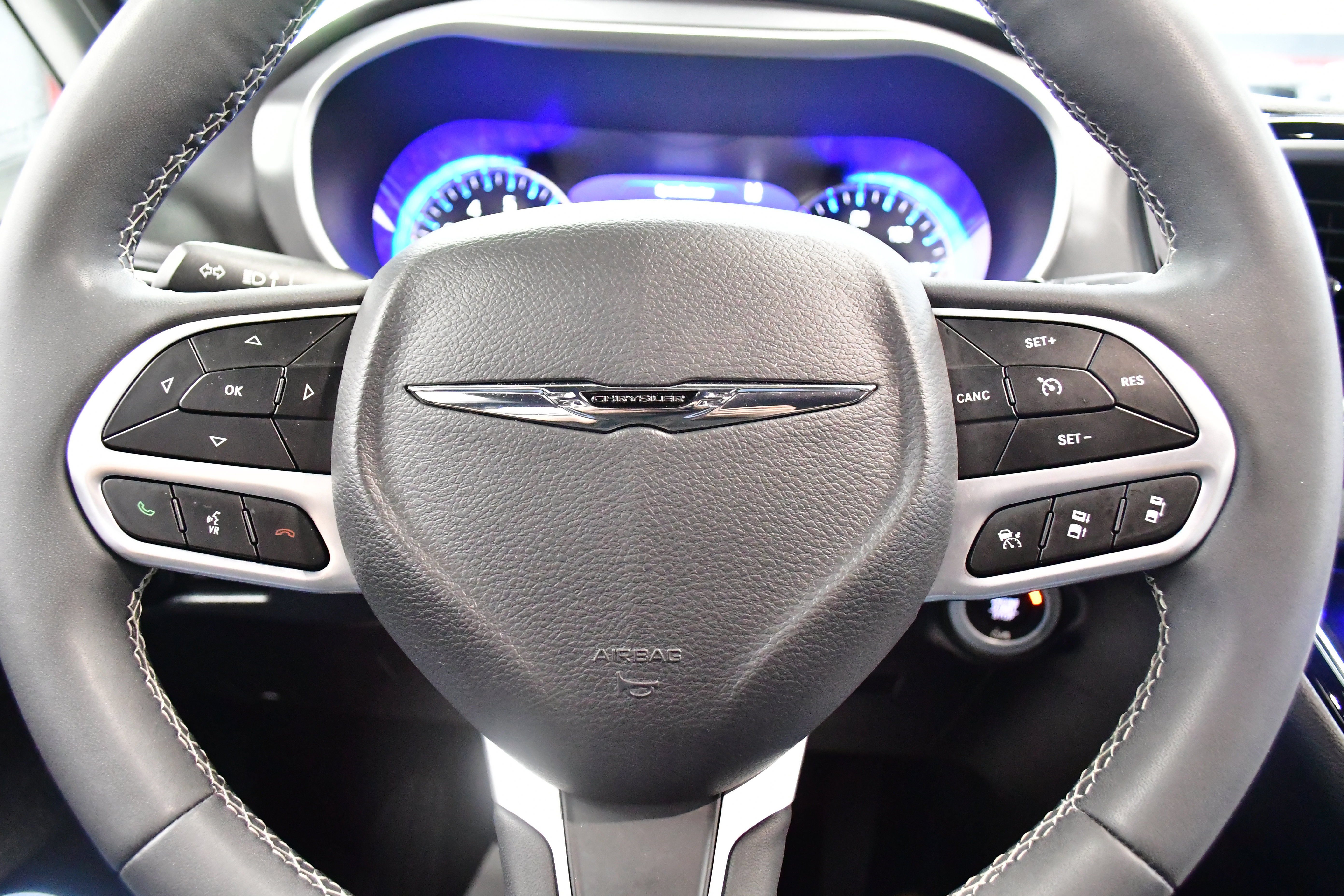 Used 2025 Chrysler Pacifica Select FWD image 22