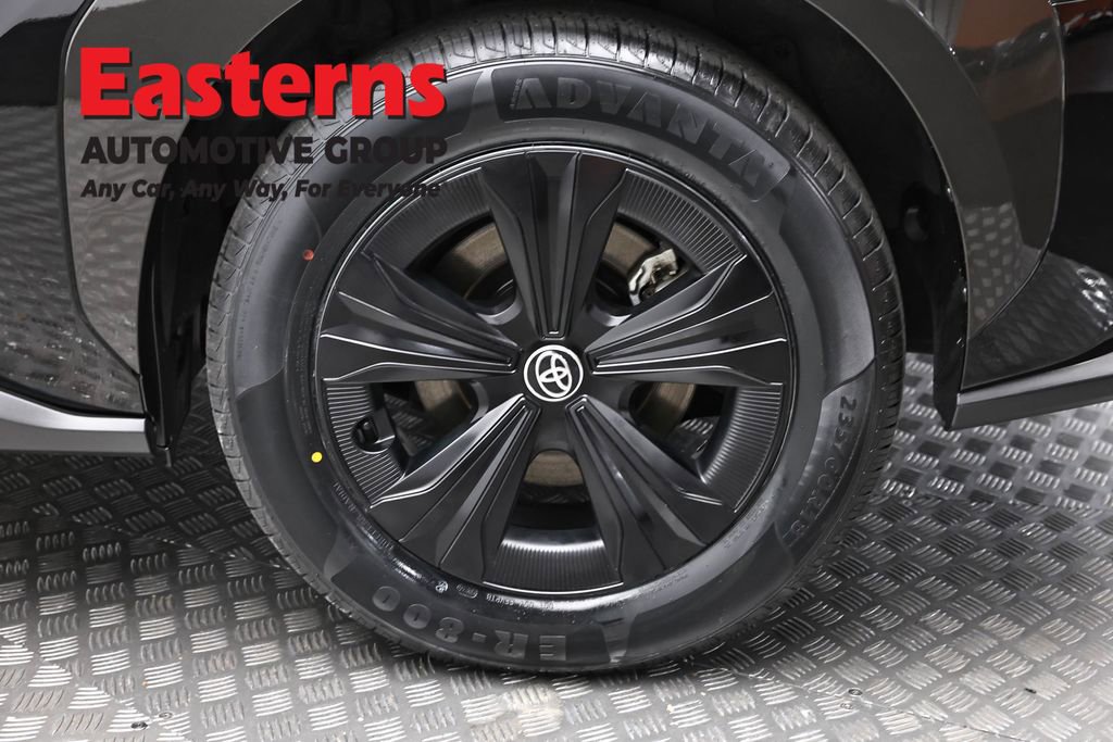 Used 2023 Toyota bZ4X XLE w/ Weather Package FWD image 8