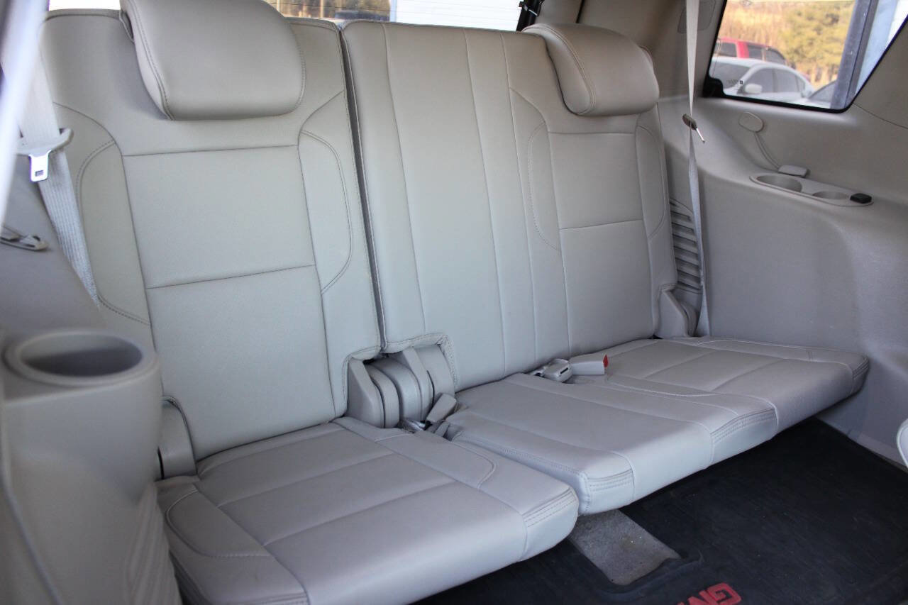 Used 2015 GMC Yukon Denali w/ Touring Package AWD/4WD image 17