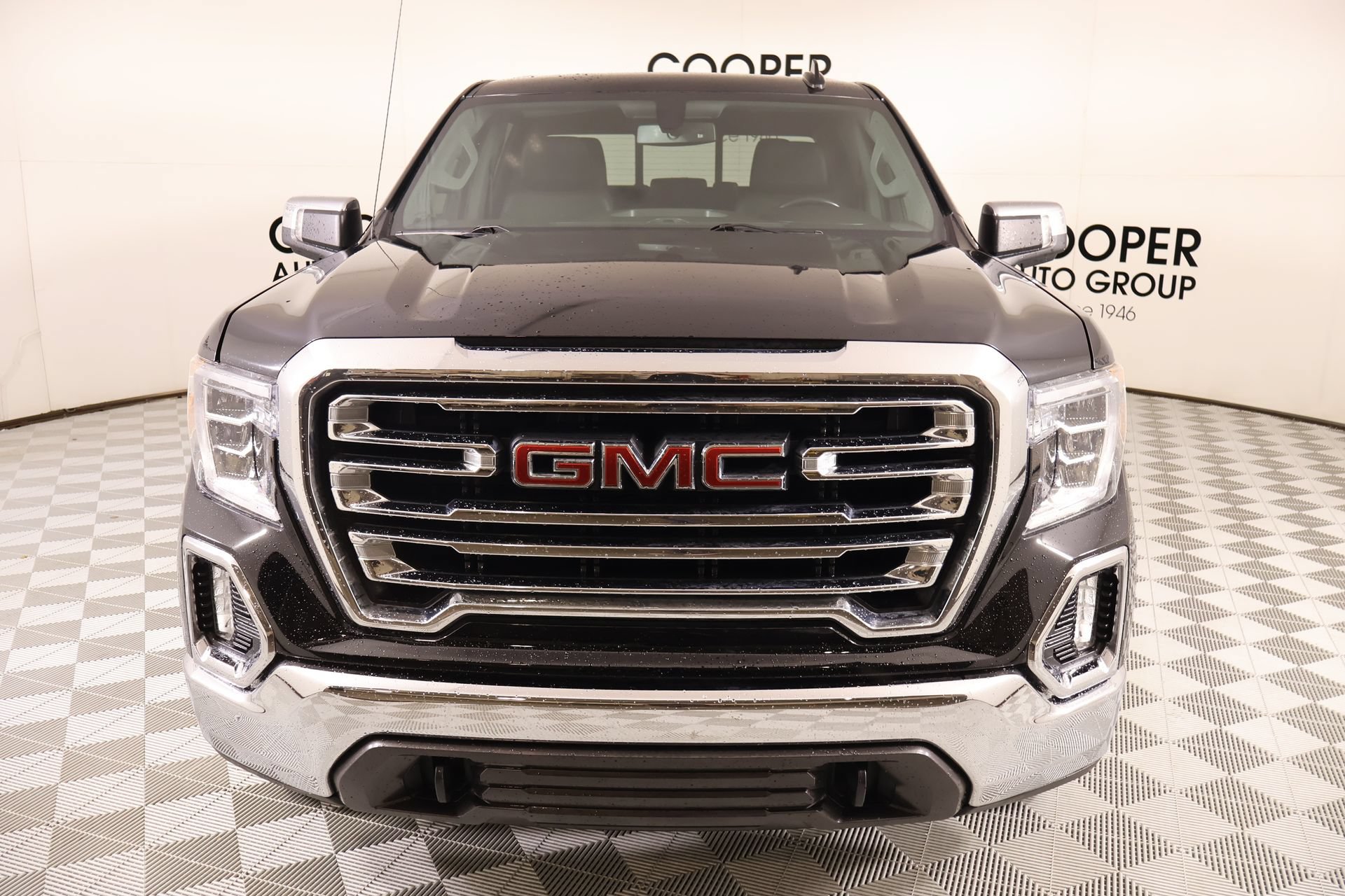 Used 2019 GMC Sierra 1500 SLT w/ SLT Premium Package AWD/4WD image 9