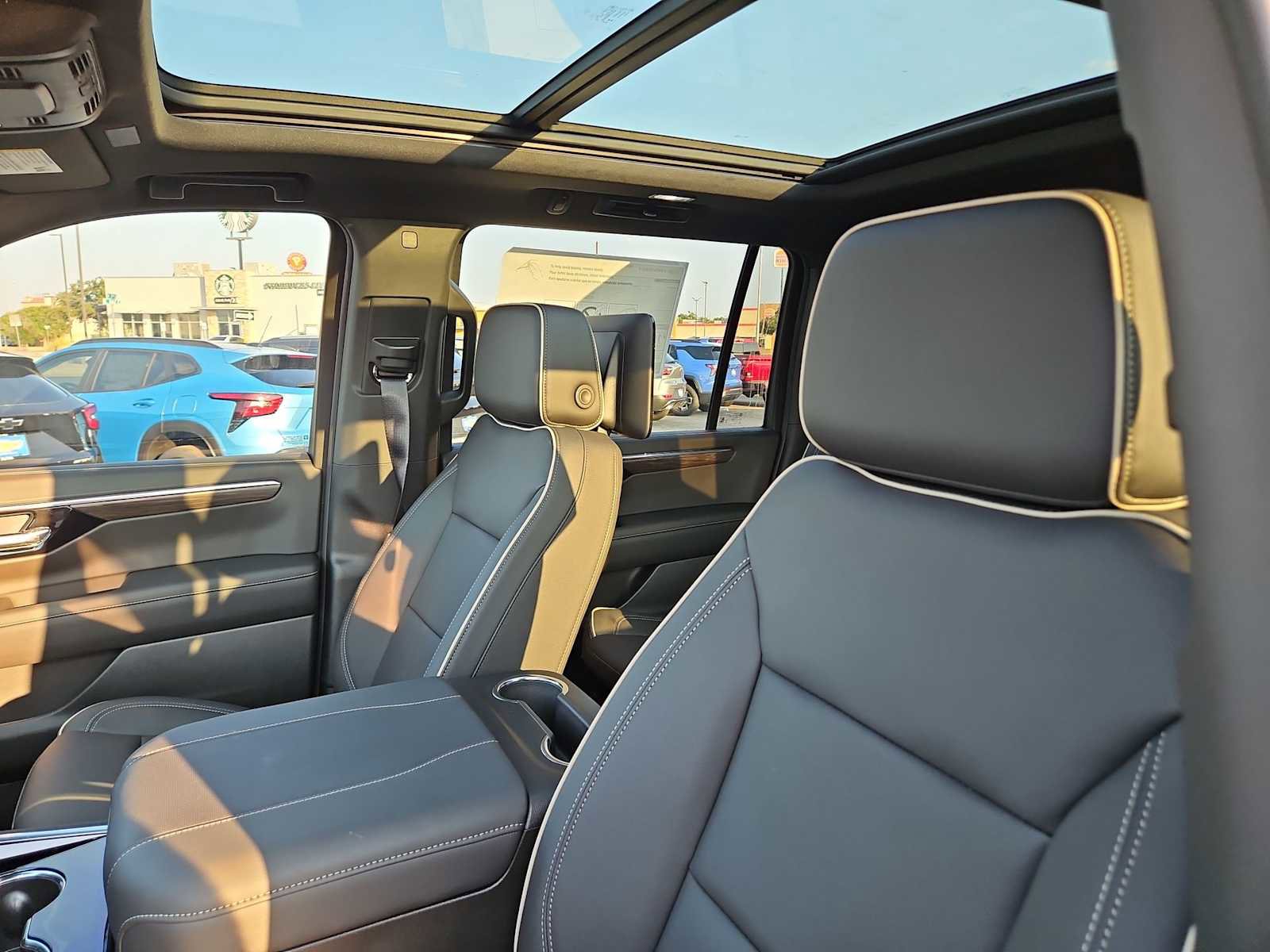 New 2025 Chevrolet Suburban Premier AWD/4WD image 13