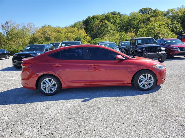 Used 2017 Hyundai Elantra SE image 3