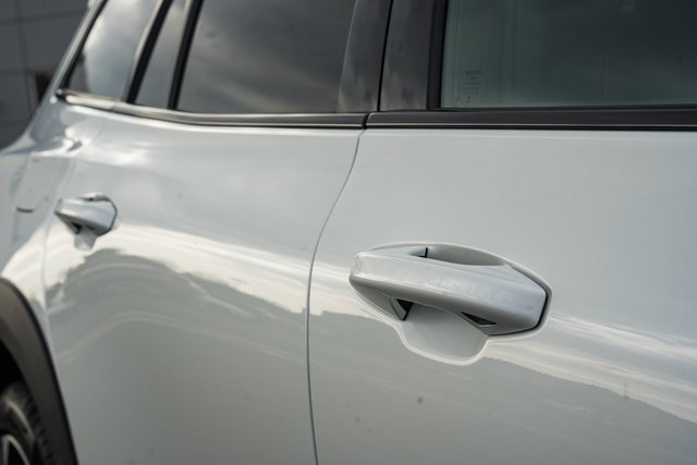 New 2026 Volvo V60 B5 Cross Country Plus w/ Protection Package Premier image 18