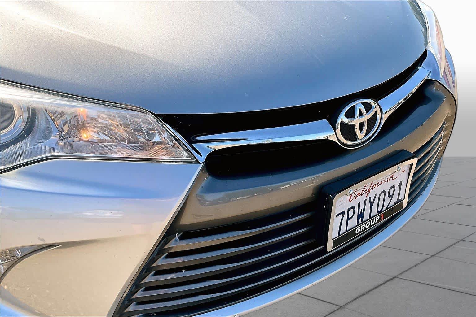 Used 2015 Toyota Camry LE FWD image 29