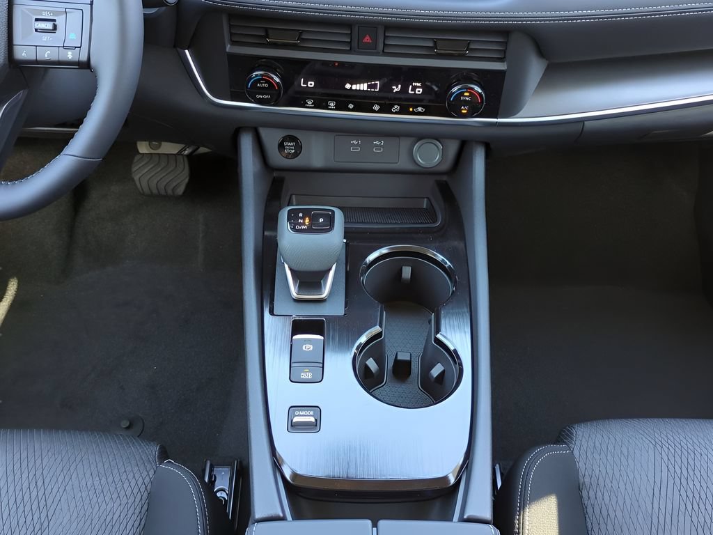 Certified 2026 Nissan Rogue SV FWD image 31