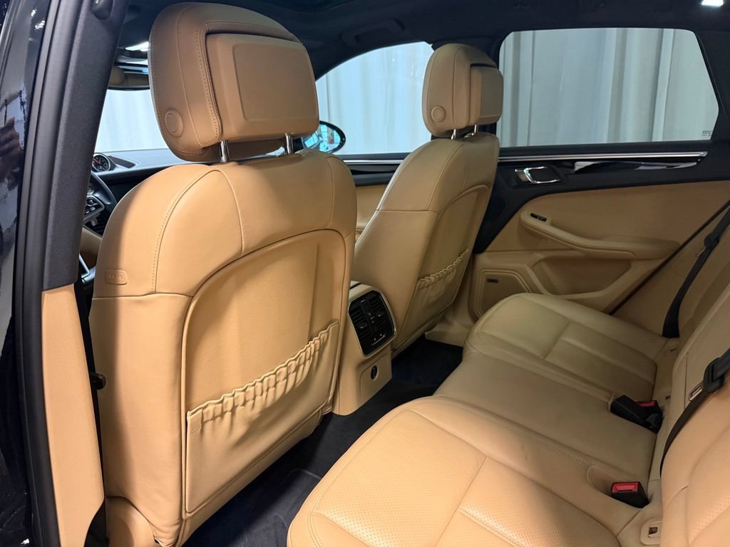 Certified 2017 Porsche Macan AWD/4WD image 19