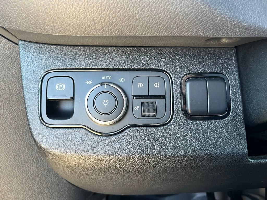 Used 2024 Mercedes-Benz Sprinter 2500 image 19