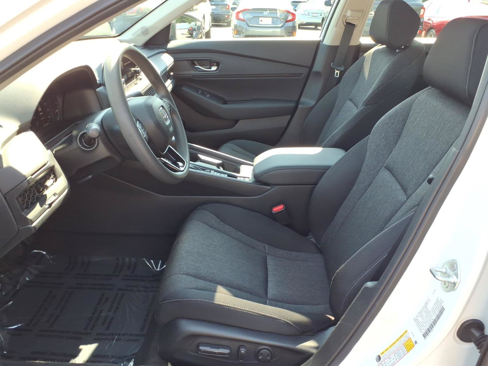 Certified 2025 Honda Accord SE image 4