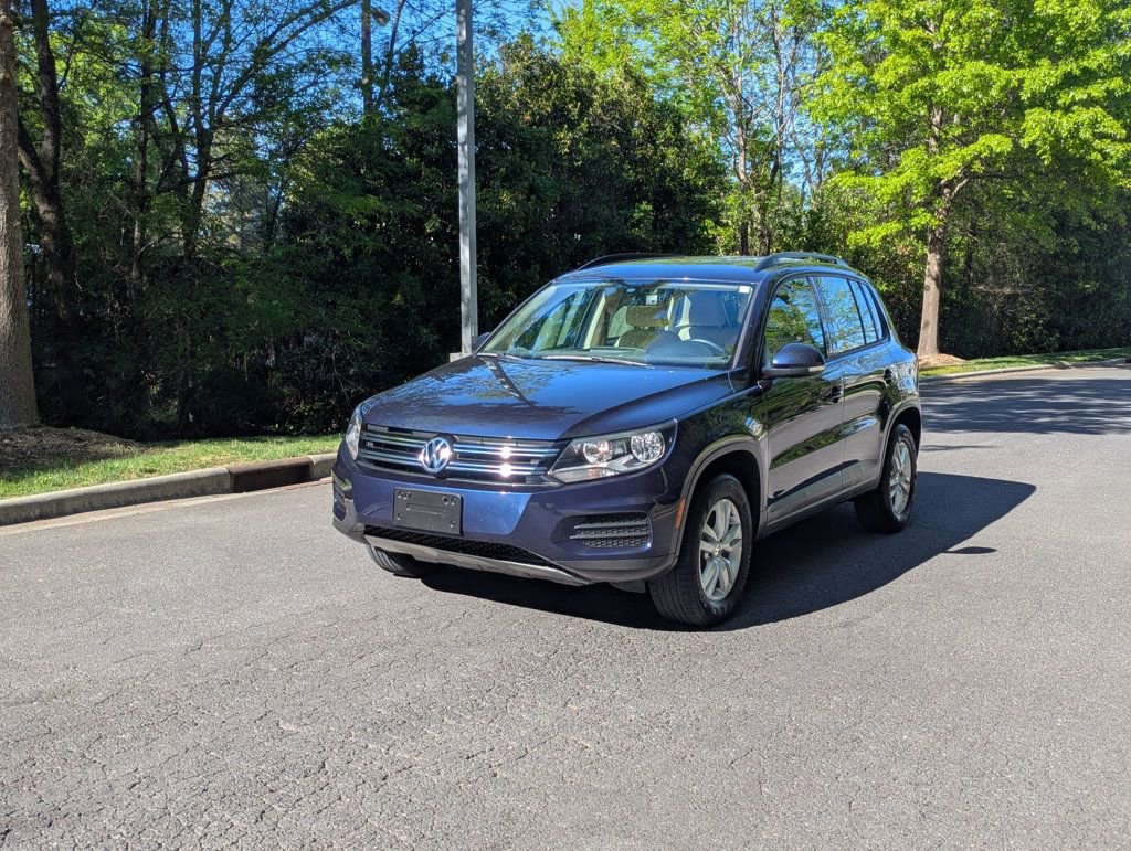 Used 2016 Volkswagen Tiguan S image 1