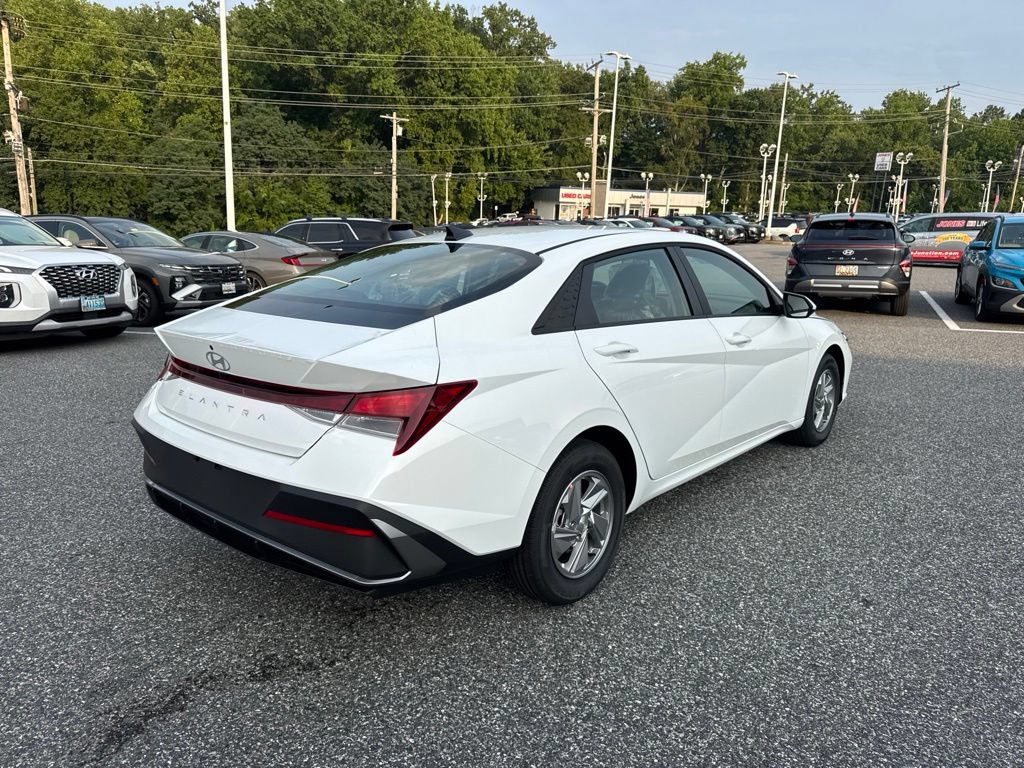 New 2026 Hyundai Elantra SE FWD image 5
